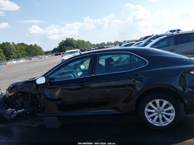 Продаж на аукціоні авто 2018 Toyota Camry Le, vin: 4T1B11HK2JU601188, номер лоту: 46005696