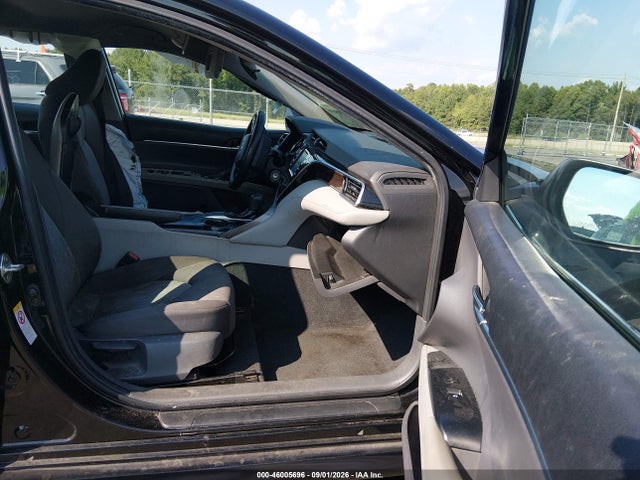 Продаж на аукціоні авто 2018 Toyota Camry Le, vin: 4T1B11HK2JU601188, номер лоту: 46005696