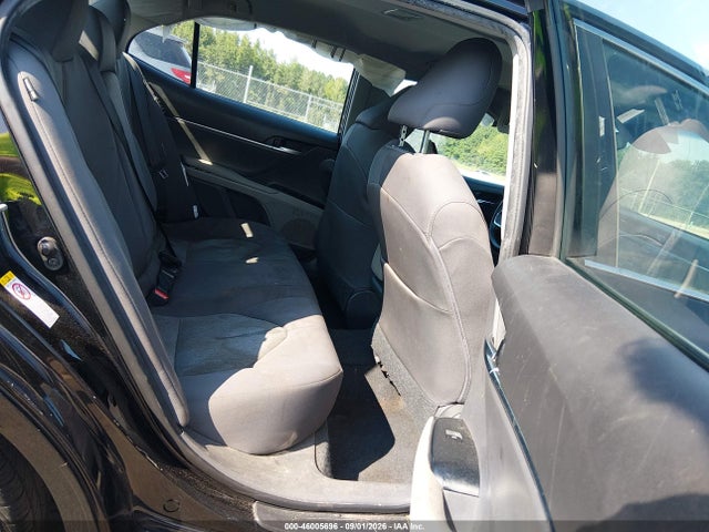 Продаж на аукціоні авто 2018 Toyota Camry Le, vin: 4T1B11HK2JU601188, номер лоту: 46005696