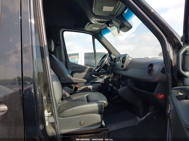 46005887 :رقم المزاد ، W1Z4EFVY3NP506397 vin ، 2022 Mercedes-benz Sprinter 2500 Standard Roof V6 مزاد بيع