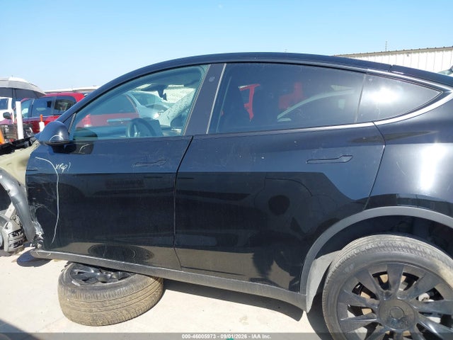Продажа на аукционе авто 2023 Tesla Model Y Awd/long Range Dual Motor All-wheel Drive, vin: 7SAYGDEE3PA107999, номер лота: 46005973