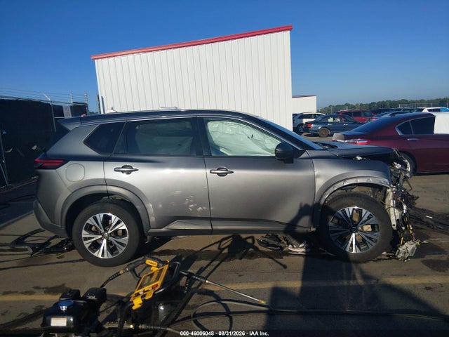 46006048 :رقم المزاد ، 5N1AT3BAXMC779068 vin ، 2021 Nissan Rogue Sv Fwd مزاد بيع