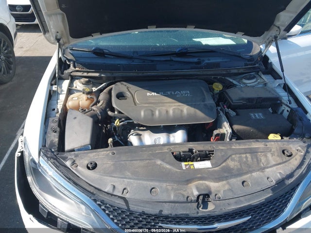 2015 Chrysler 200 C მანქანა იყიდება აუქციონზე, vin: 1C3CCCCB3FN592433, აუქციონის ნომერი: 46006120
