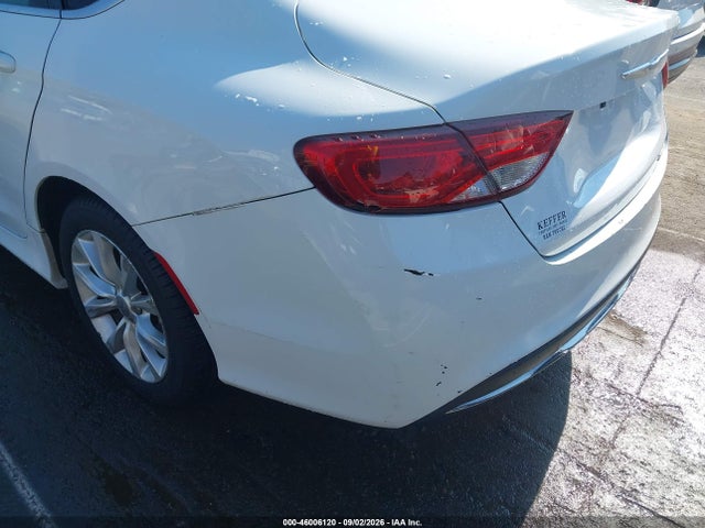 2015 Chrysler 200 C მანქანა იყიდება აუქციონზე, vin: 1C3CCCCB3FN592433, აუქციონის ნომერი: 46006120