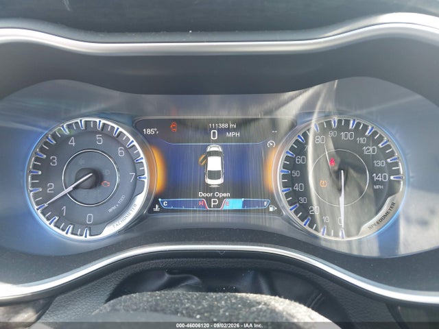 2015 Chrysler 200 C მანქანა იყიდება აუქციონზე, vin: 1C3CCCCB3FN592433, აუქციონის ნომერი: 46006120