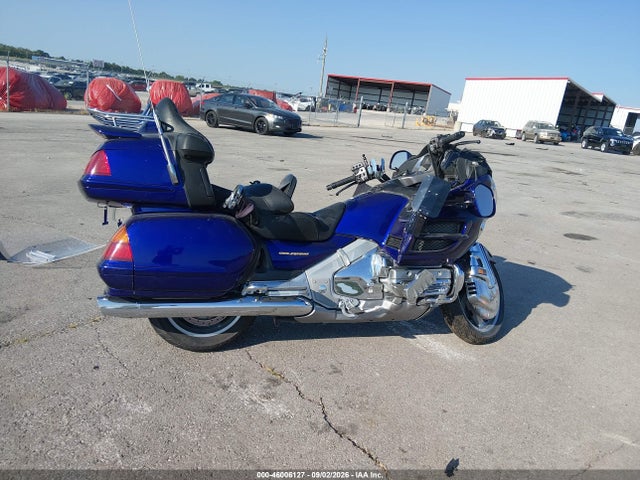 46006127 :رقم المزاد ، 1HFSC470X2A105385 vin ، 2002 Honda Gl1800 مزاد بيع