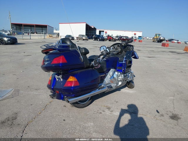 46006127 :رقم المزاد ، 1HFSC470X2A105385 vin ، 2002 Honda Gl1800 مزاد بيع