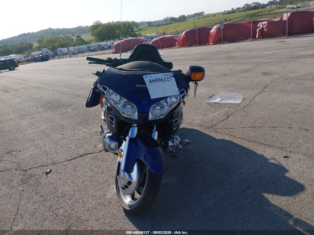 46006127 :رقم المزاد ، 1HFSC470X2A105385 vin ، 2002 Honda Gl1800 مزاد بيع