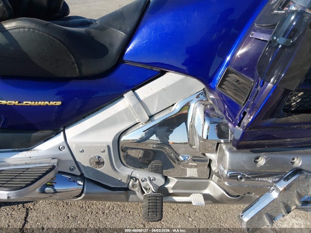 46006127 :رقم المزاد ، 1HFSC470X2A105385 vin ، 2002 Honda Gl1800 مزاد بيع
