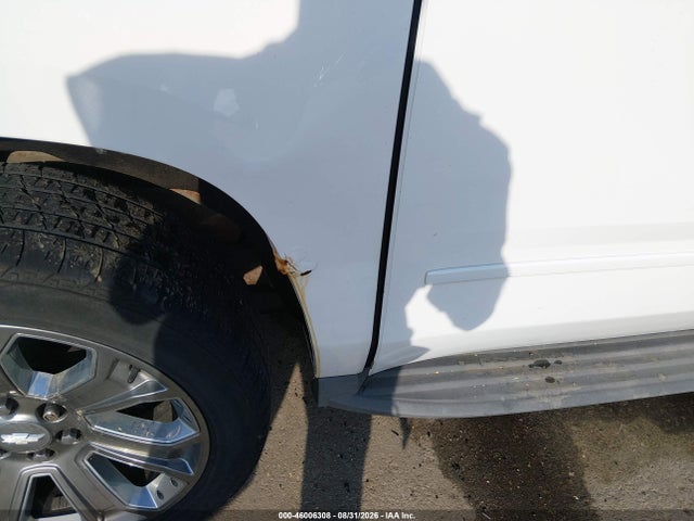 46006308 :رقم المزاد ، 1GNSKJKC9FR290332 vin ، 2015 Chevrolet Suburban 1500 Lt مزاد بيع