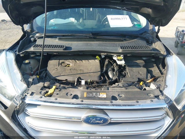 1FMCU0JD4HUE69532 Ford Escape Titanium