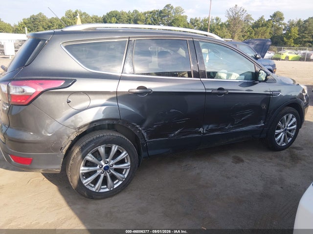 1FMCU0JD4HUE69532 Ford Escape Titanium