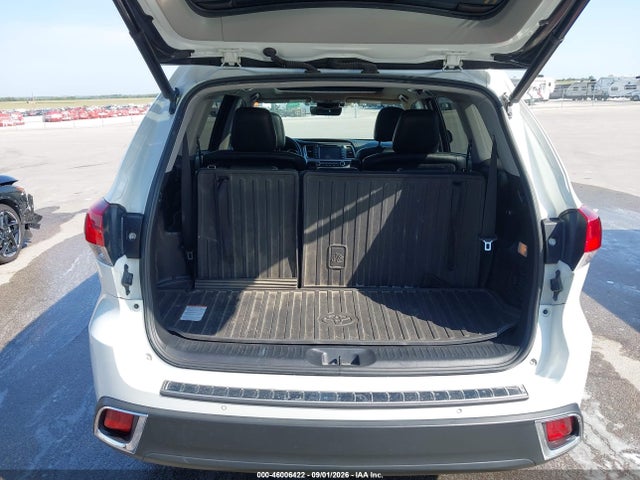 Toyota Highlander Limited Platinum 2017 5TDDZRFH5HS428843 Image 18