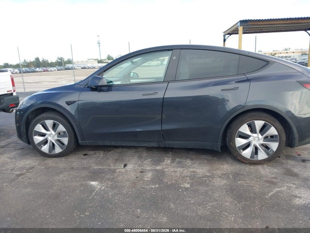 Продажа на аукционе авто 2024 Tesla Model Y Long Range Single Motor Rear-wheel Drive/rwd, vin: 7SAYGDED3RF039636, номер лота: 46006454