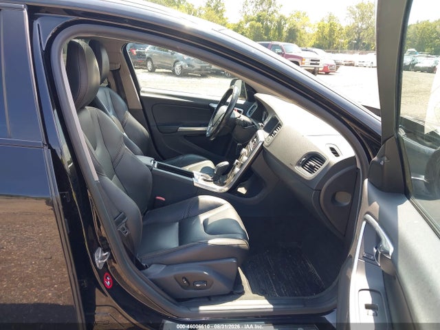 Aukcja sprzedaży 2015 Volvo V60 Cross Country T5, vin: YV4612HK9F1001589, numer aukcji: 46006610