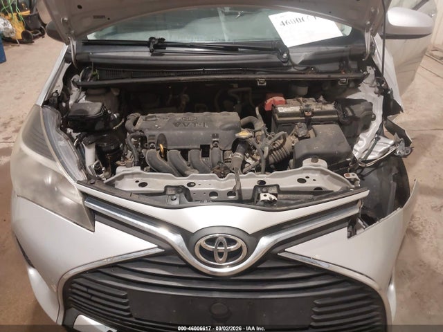 46006617 :رقم المزاد ، VNKJTUD33FA018526 vin ، 2015 Toyota Yaris Le مزاد بيع