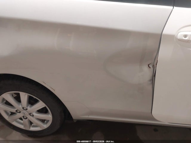 46006617 :رقم المزاد ، VNKJTUD33FA018526 vin ، 2015 Toyota Yaris Le مزاد بيع