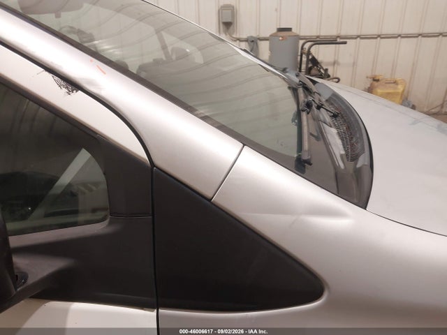 46006617 :رقم المزاد ، VNKJTUD33FA018526 vin ، 2015 Toyota Yaris Le مزاد بيع