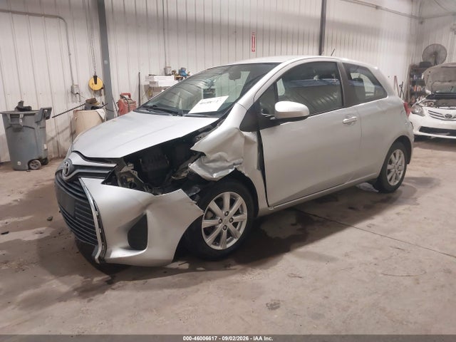 46006617 :رقم المزاد ، VNKJTUD33FA018526 vin ، 2015 Toyota Yaris Le مزاد بيع