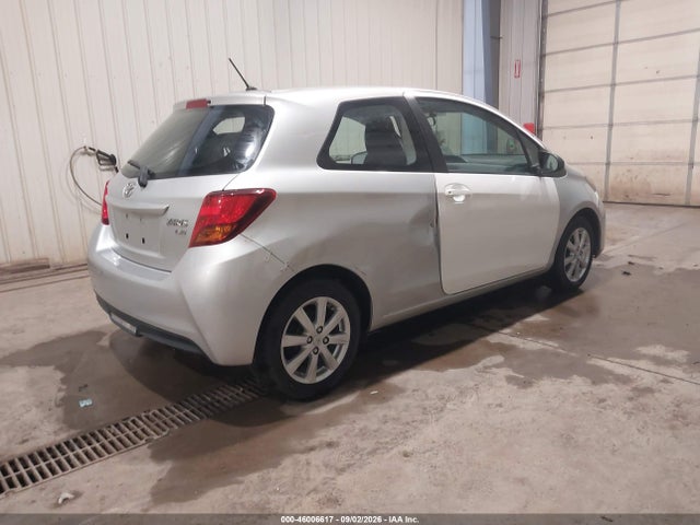 46006617 :رقم المزاد ، VNKJTUD33FA018526 vin ، 2015 Toyota Yaris Le مزاد بيع