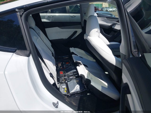 7SAYGDEE6TA432608 Tesla Model Y All-wheel Drive/long Range Launch Series/premium All-wheel Drive