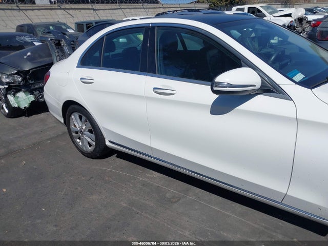 46006704 :رقم المزاد ، 55SWF8DB1KU315041 vin ، 2019 Mercedes-benz C 300 مزاد بيع