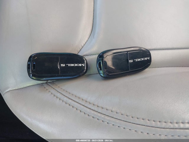 2015 Tesla Model S 70d/85d/p85d მანქანა იყიდება აუქციონზე, vin: 5YJSA1H23FF093852, აუქციონის ნომერი: 46006720
