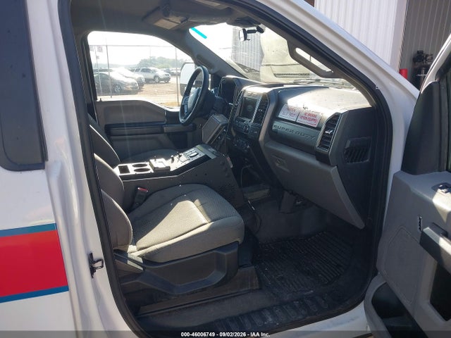 46006749 :رقم المزاد ، 1FDRF3HT9LED71859 vin ، 2020 Ford F-350 Chassis Xlt مزاد بيع