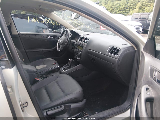 2011 Volkswagen Jetta 2.5l Se მანქანა იყიდება აუქციონზე, vin: 3VWDZ7AJ5BM320175, აუქციონის ნომერი: 46006761