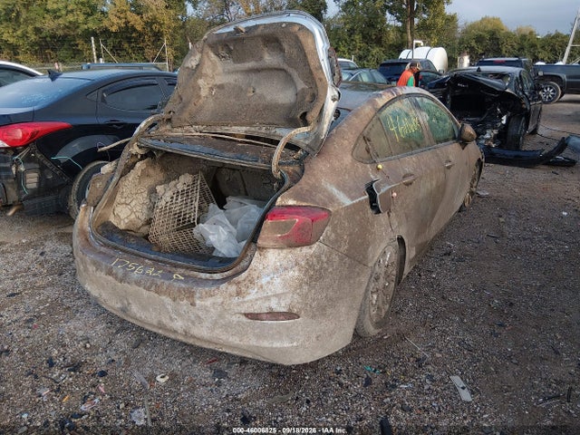 46006825 :رقم المزاد ، 1G1BC5SM5K7135622 vin ، 2019 Chevrolet Cruze Ls مزاد بيع