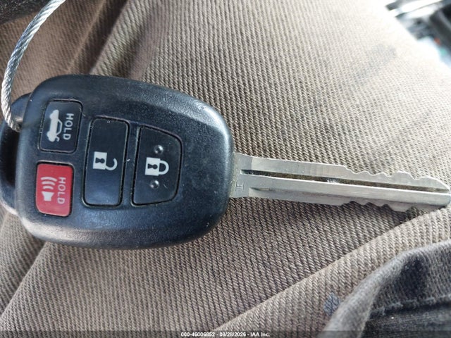 2015 Toyota Corolla Le მანქანა იყიდება აუქციონზე, vin: 5YFBURHE9FP361193, აუქციონის ნომერი: 46006852