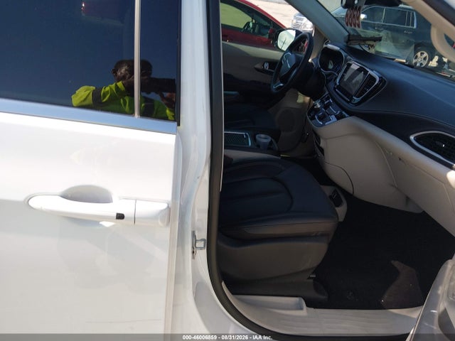 Chrysler Pacifica Touring L 2024 2C4RC1BG9RR112524 Image 5