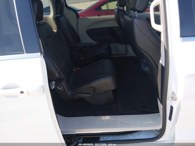 Chrysler Pacifica Touring L 2024 2C4RC1BG9RR112524 Image 8