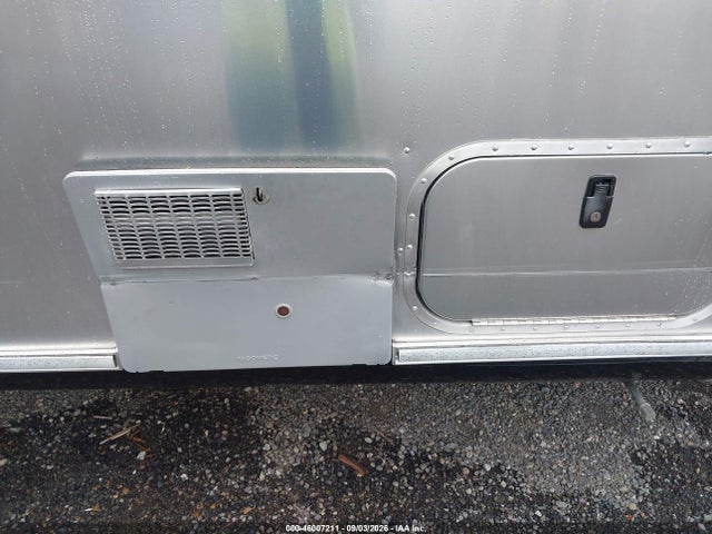 Airstream Other 2019 1STJFYJ20KJ544899 Image 15
