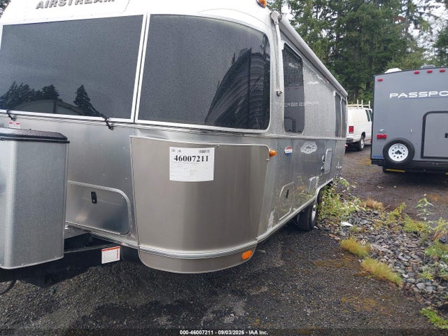 Airstream Other 2019 1STJFYJ20KJ544899 Image 2