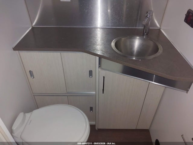 Airstream Other 2019 1STJFYJ20KJ544899 Image 12