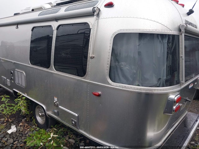 Airstream Other 2019 1STJFYJ20KJ544899 Image 3