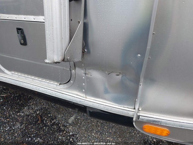 Airstream Other 2019 1STJFYJ20KJ544899 Image 6