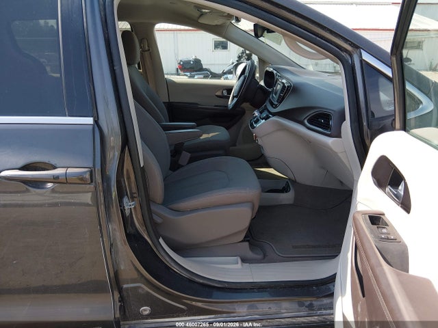 2017 Chrysler Pacifica Touring მანქანა იყიდება აუქციონზე, vin: 2C4RC1DG5HR501432, აუქციონის ნომერი: 46007265