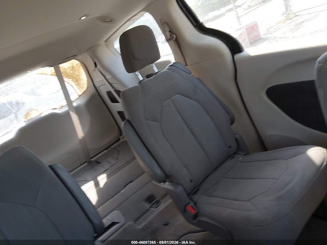 2017 Chrysler Pacifica Touring მანქანა იყიდება აუქციონზე, vin: 2C4RC1DG5HR501432, აუქციონის ნომერი: 46007265