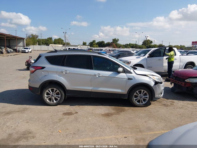 46007328 :رقم المزاد ، 1FMCU0GD7JUB10978 vin ، 2018 Ford Escape Se مزاد بيع