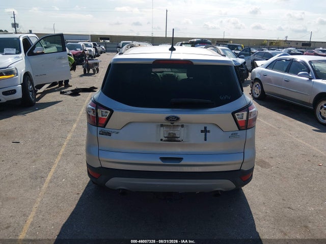 46007328 :رقم المزاد ، 1FMCU0GD7JUB10978 vin ، 2018 Ford Escape Se مزاد بيع