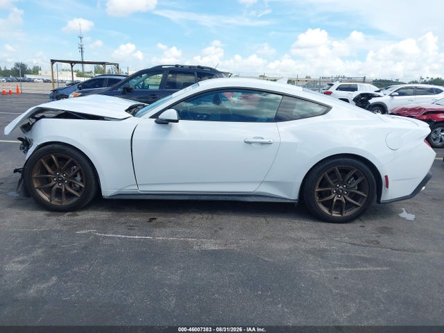 2024 Ford Mustang Ecoboost Premium Fastback მანქანა იყიდება აუქციონზე, vin: 1FA6P8TH1R5131403, აუქციონის ნომერი: 46007383
