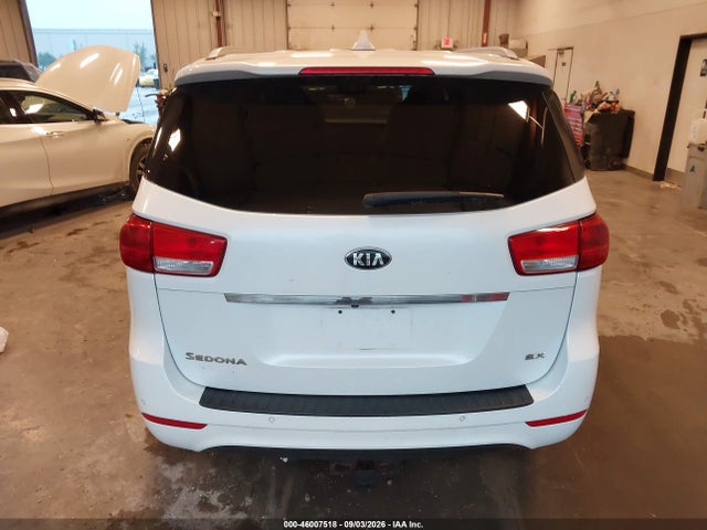 46007518 :رقم المزاد ، KNDMC5C10F6035511 vin ، 2015 Kia Sedona Ex مزاد بيع