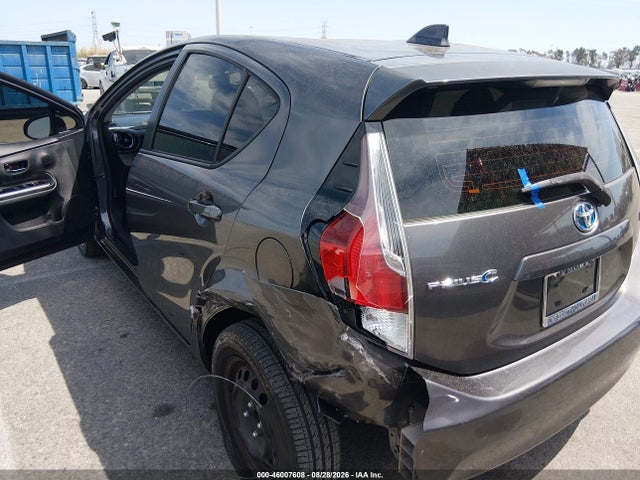 JTDKDTB36F1585451 Toyota Prius C Two