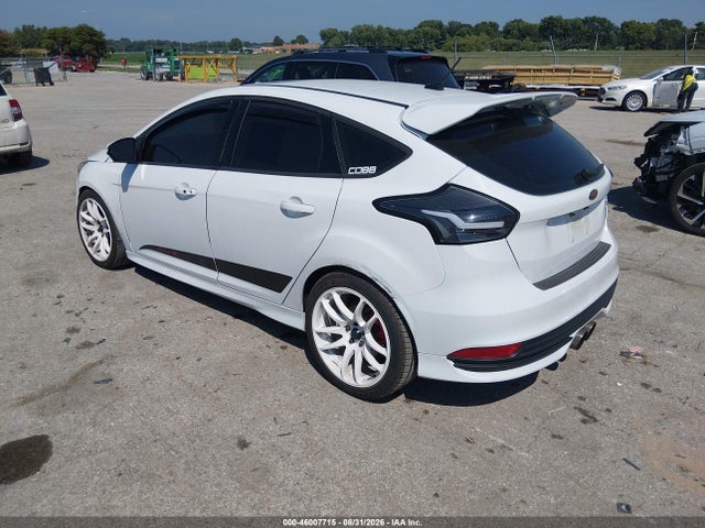 46007715 :رقم المزاد ، 1FADP3L90GL289453 vin ، 2016 Ford Focus St مزاد بيع