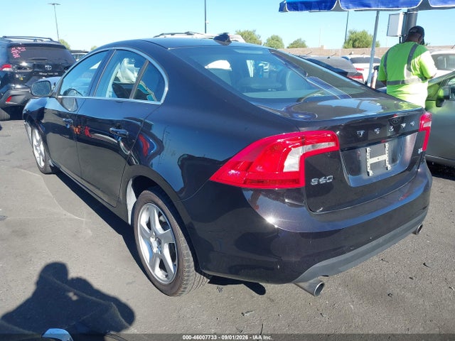 2013 Volvo S60 T5 მანქანა იყიდება აუქციონზე, vin: YV1612FS2D1215403, აუქციონის ნომერი: 46007733