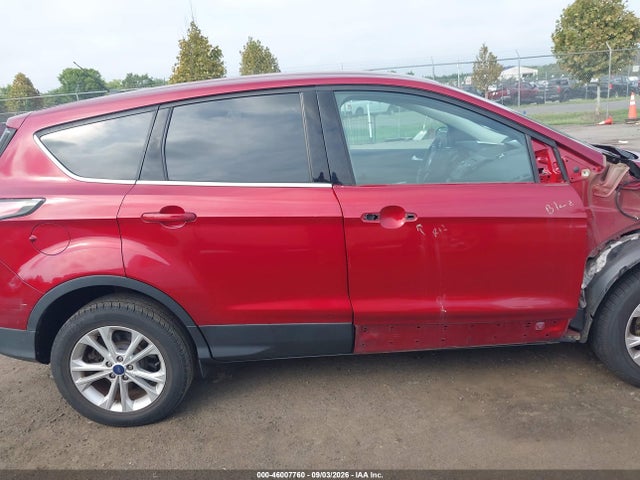 46007760 :رقم المزاد ، 1FMCU0GD3HUB48413 vin ، 2017 Ford Escape Se مزاد بيع