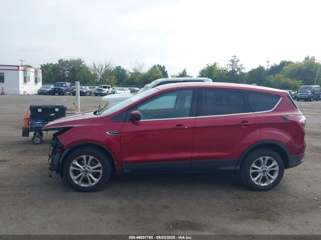 46007760 :رقم المزاد ، 1FMCU0GD3HUB48413 vin ، 2017 Ford Escape Se مزاد بيع