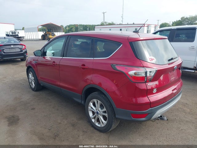 46007760 :رقم المزاد ، 1FMCU0GD3HUB48413 vin ، 2017 Ford Escape Se مزاد بيع